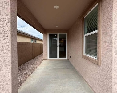 4517 E Kenneth Lane - Photo Thumbnail 38