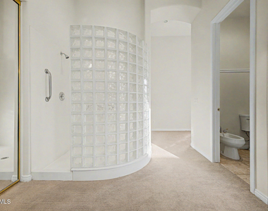 7429 E Wing Shadow Road - Photo Thumbnail 17