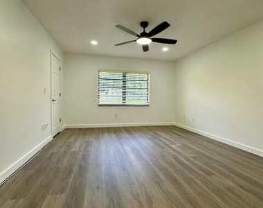 21741 Cypress Drive - Photo Thumbnail 8