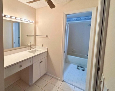 10058 Laurelwood Place - Photo Thumbnail 12