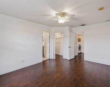 22131 Majestic Woods Way - Photo Thumbnail 6