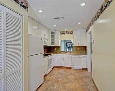 2910 Sw 22nd Circle - Photo Thumbnail 17