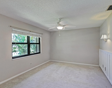 2910 Sw 22nd Circle - Photo Thumbnail 8