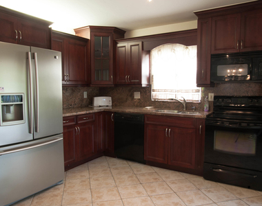 8963 Old Pine Way - Photo Thumbnail 6