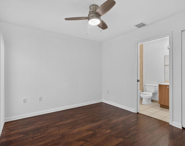 2725 Ne 8th Avenue - Photo Thumbnail 15