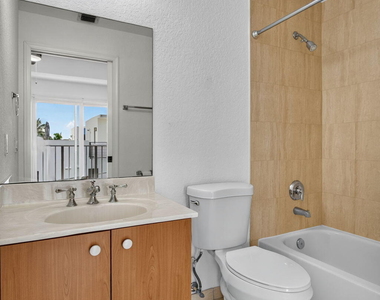 2725 Ne 8th Avenue - Photo Thumbnail 40