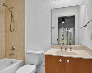 2725 Ne 8th Avenue - Photo Thumbnail 18