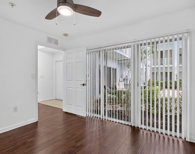 2725 Ne 8th Avenue - Photo Thumbnail 16