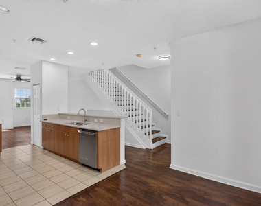 2725 Ne 8th Avenue - Photo Thumbnail 26