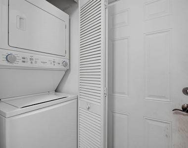 2725 Ne 8th Avenue - Photo Thumbnail 13