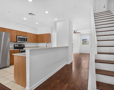 2725 Ne 8th Avenue - Photo Thumbnail 27