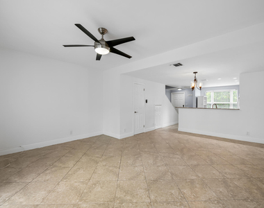 1843 Ne 15th Avenue - Photo Thumbnail 2