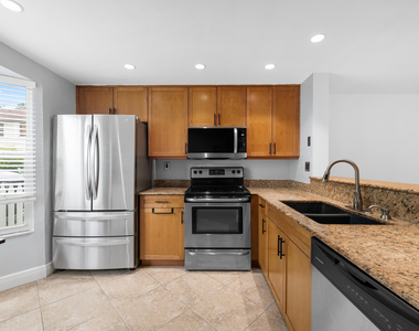 1843 Ne 15th Avenue - Photo Thumbnail 4