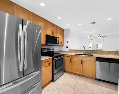 1843 Ne 15th Avenue - Photo Thumbnail 5