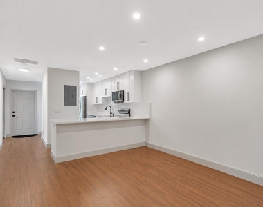 1140 Mahogany Way - Photo Thumbnail 9