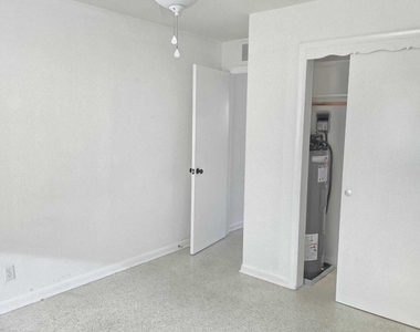 330 Southwind Drive - Photo Thumbnail 7