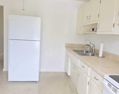 330 Southwind Drive - Photo Thumbnail 4