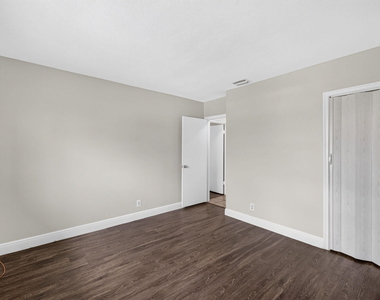 1007 W Prospect - Photo Thumbnail 29