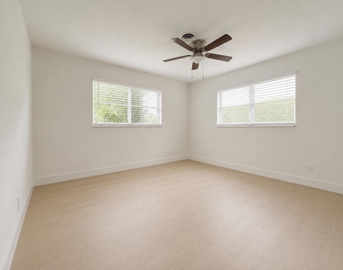 10873 Magnolia Street - Photo Thumbnail 11