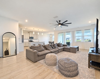 14252 Murney Way - Photo Thumbnail 13