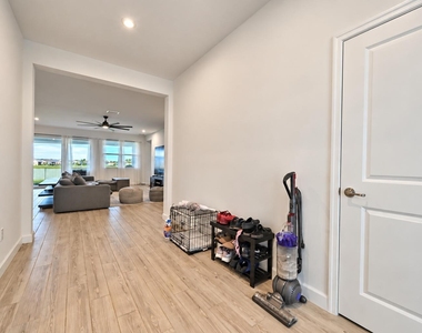 14252 Murney Way - Photo Thumbnail 11