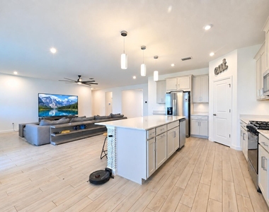 14252 Murney Way - Photo Thumbnail 18