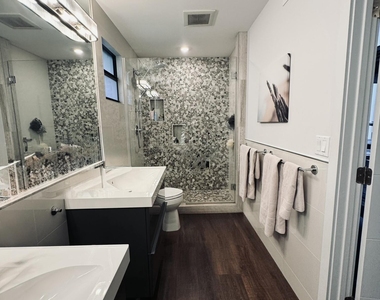 301 Palmetto Street - Photo Thumbnail 13