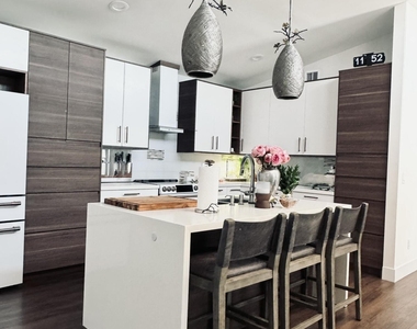 301 Palmetto Street - Photo Thumbnail 7