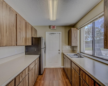 2741 Village Boulevard - Photo Thumbnail 27