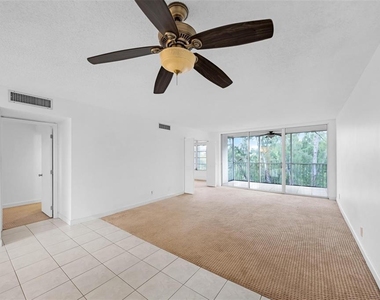 3051 S Palm Aire Drive - Photo Thumbnail 5