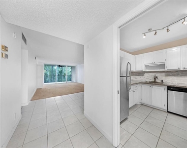 3051 S Palm Aire Drive - Photo Thumbnail 3
