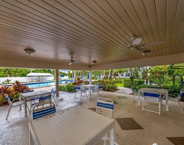 3051 S Palm Aire Drive - Photo Thumbnail 14