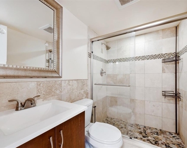 3051 S Palm Aire Drive - Photo Thumbnail 11