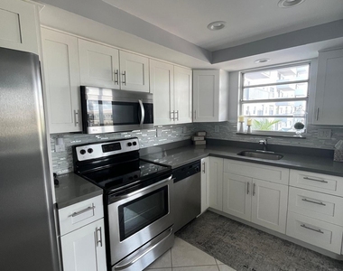 137 Golden Isles Drive - Photo Thumbnail 2