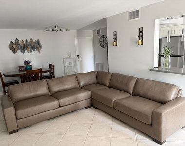 137 Golden Isles Drive - Photo Thumbnail 8