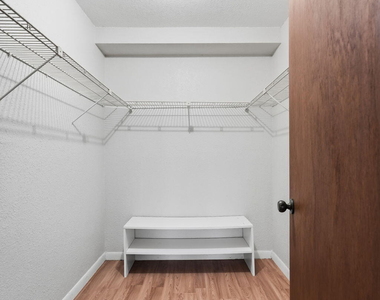 430 Commodore Drive - Photo Thumbnail 18