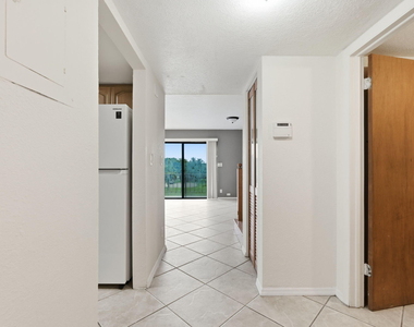 430 Commodore Drive - Photo Thumbnail 30