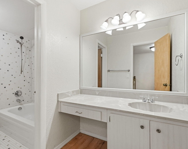 430 Commodore Drive - Photo Thumbnail 21