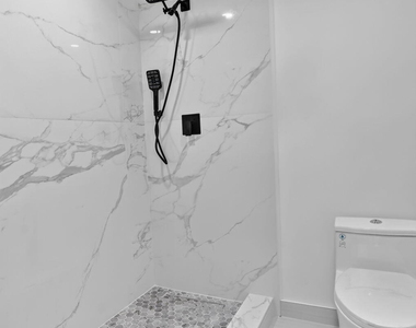 21950 Soundview Terrace - Photo Thumbnail 14