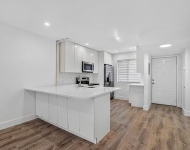 21950 Soundview Terrace - Photo Thumbnail 2