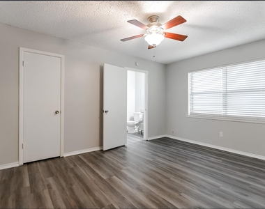 2805 Mintwood Place - Photo Thumbnail 18