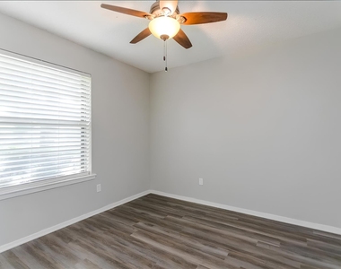 2805 Mintwood Place - Photo Thumbnail 20