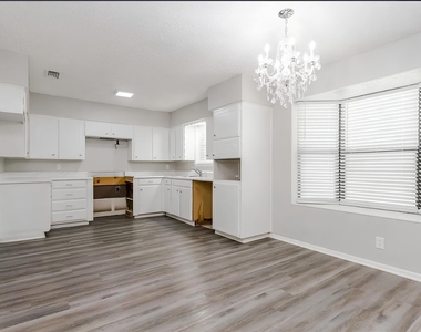 2805 Mintwood Place - Photo Thumbnail 12