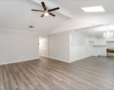 2805 Mintwood Place - Photo Thumbnail 4
