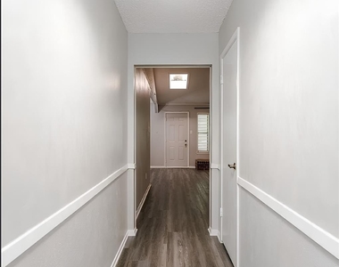 2805 Mintwood Place - Photo Thumbnail 3