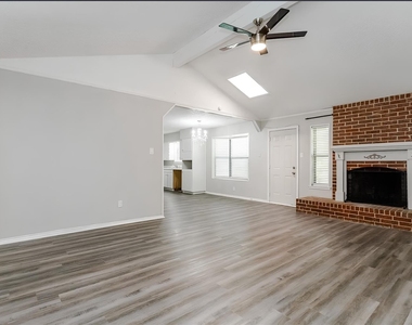 2805 Mintwood Place - Photo Thumbnail 9
