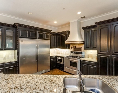 3817 Bowser Avenue - Photo Thumbnail 24