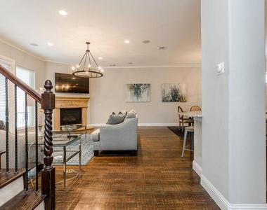 3817 Bowser Avenue - Photo Thumbnail 8