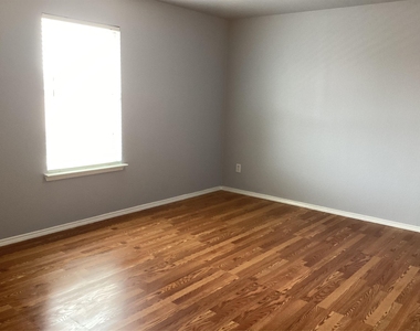 5012 Raymond Drive - Photo Thumbnail 15