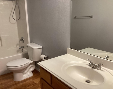 5012 Raymond Drive - Photo Thumbnail 18
